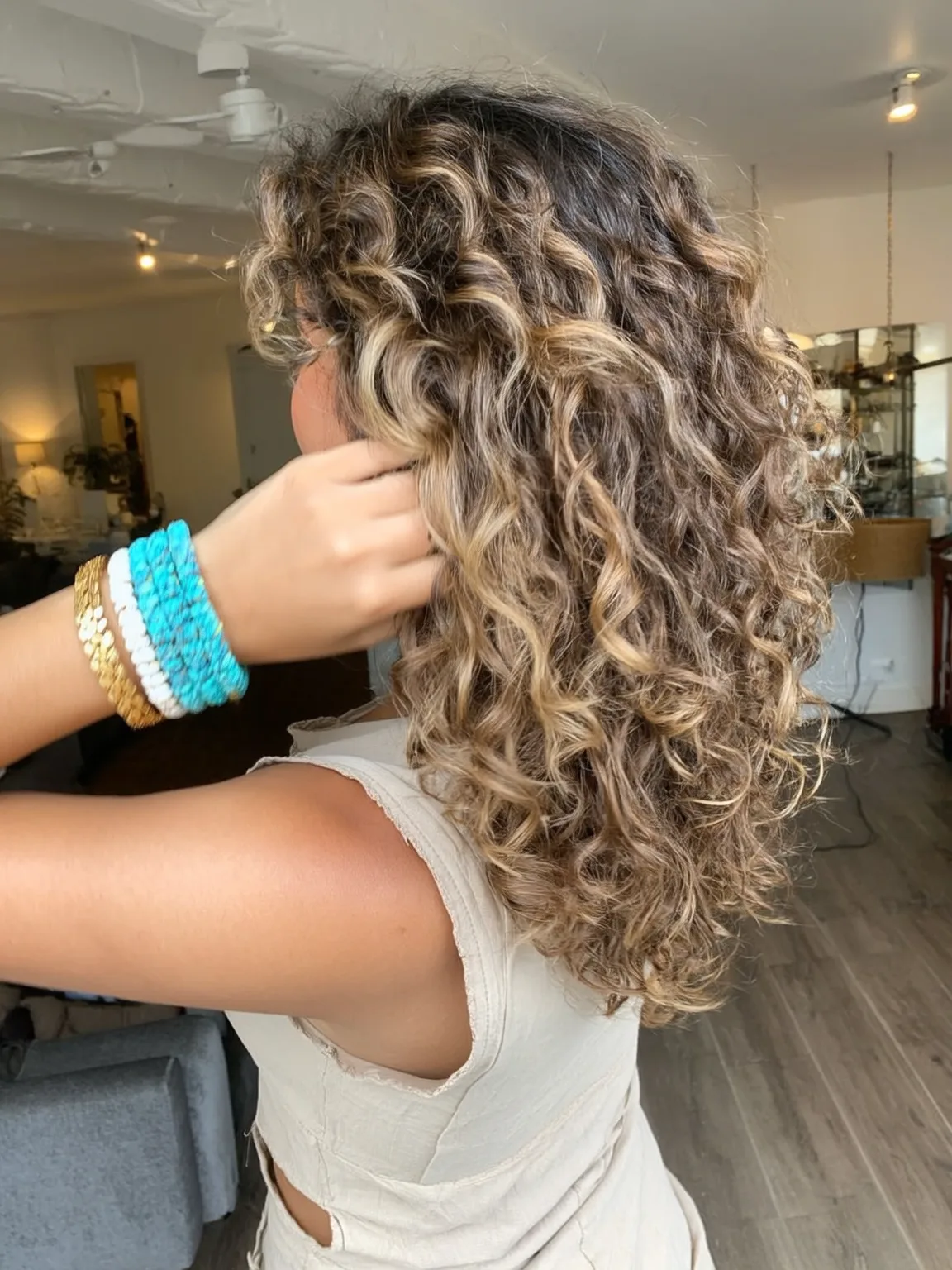 50 Stunning Curly Layered Hairstyles for All Face Shapes